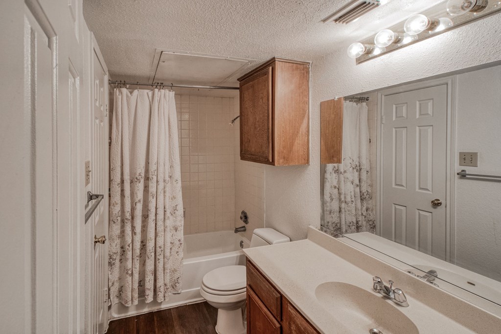 Bathroom Bathroom at Village Oaks Apartments, Texas